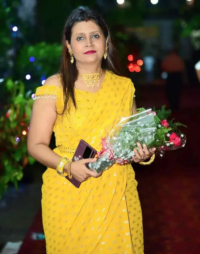 dr shimali with flower
